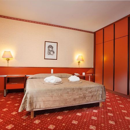 Hotel Savoia Thermae & Spa (Adults Only) Abano Terme Dış mekan fotoğraf