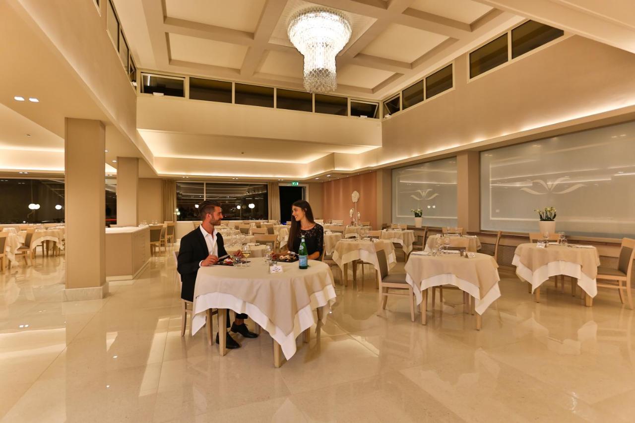 Hotel Savoia Thermae & Spa (Adults Only) Abano Terme Dış mekan fotoğraf