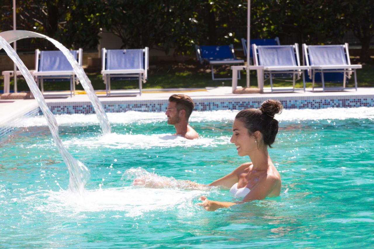 Hotel Savoia Thermae & Spa (Adults Only) Abano Terme Dış mekan fotoğraf