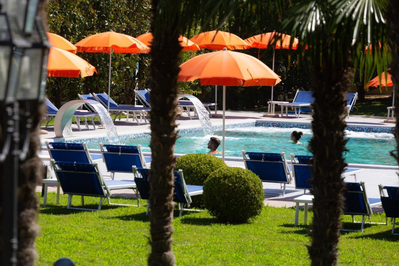 Hotel Savoia Thermae & Spa (Adults Only) Abano Terme Dış mekan fotoğraf