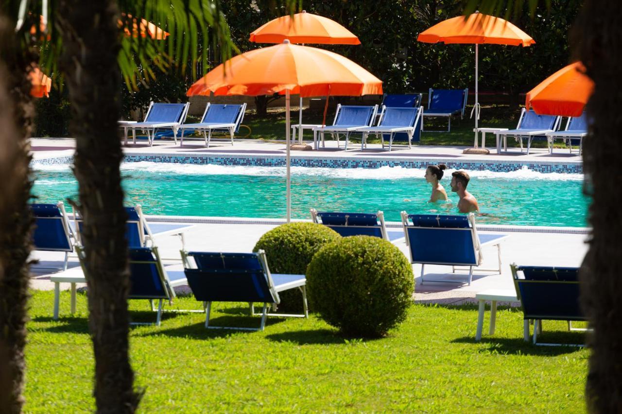 Hotel Savoia Thermae & Spa (Adults Only) Abano Terme Dış mekan fotoğraf