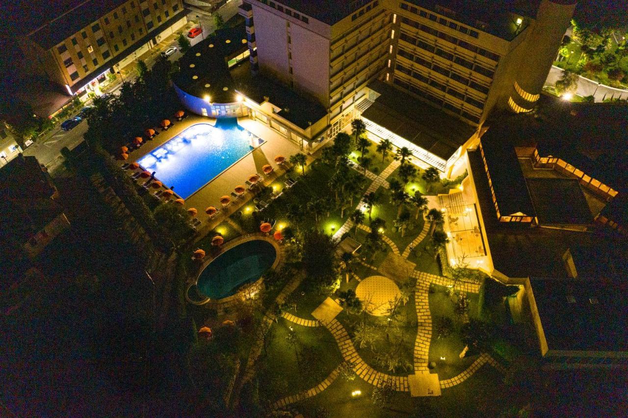 Hotel Savoia Thermae & Spa (Adults Only) Abano Terme Dış mekan fotoğraf